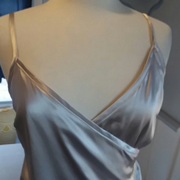 almost famous New cami ruffle wrap dress - Picture 4 of 9